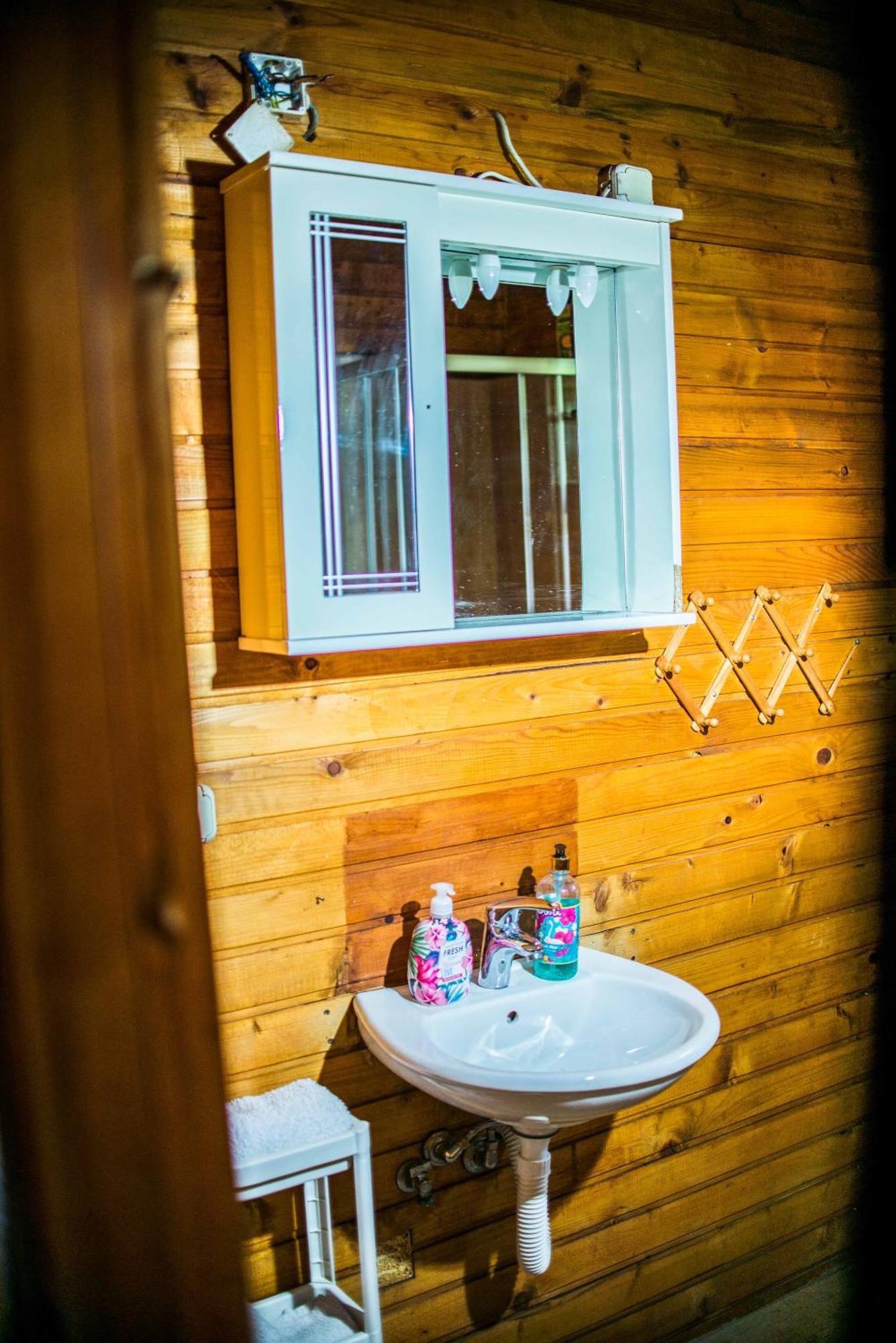 Wooden Village Resort Ponari ภายนอก รูปภาพ