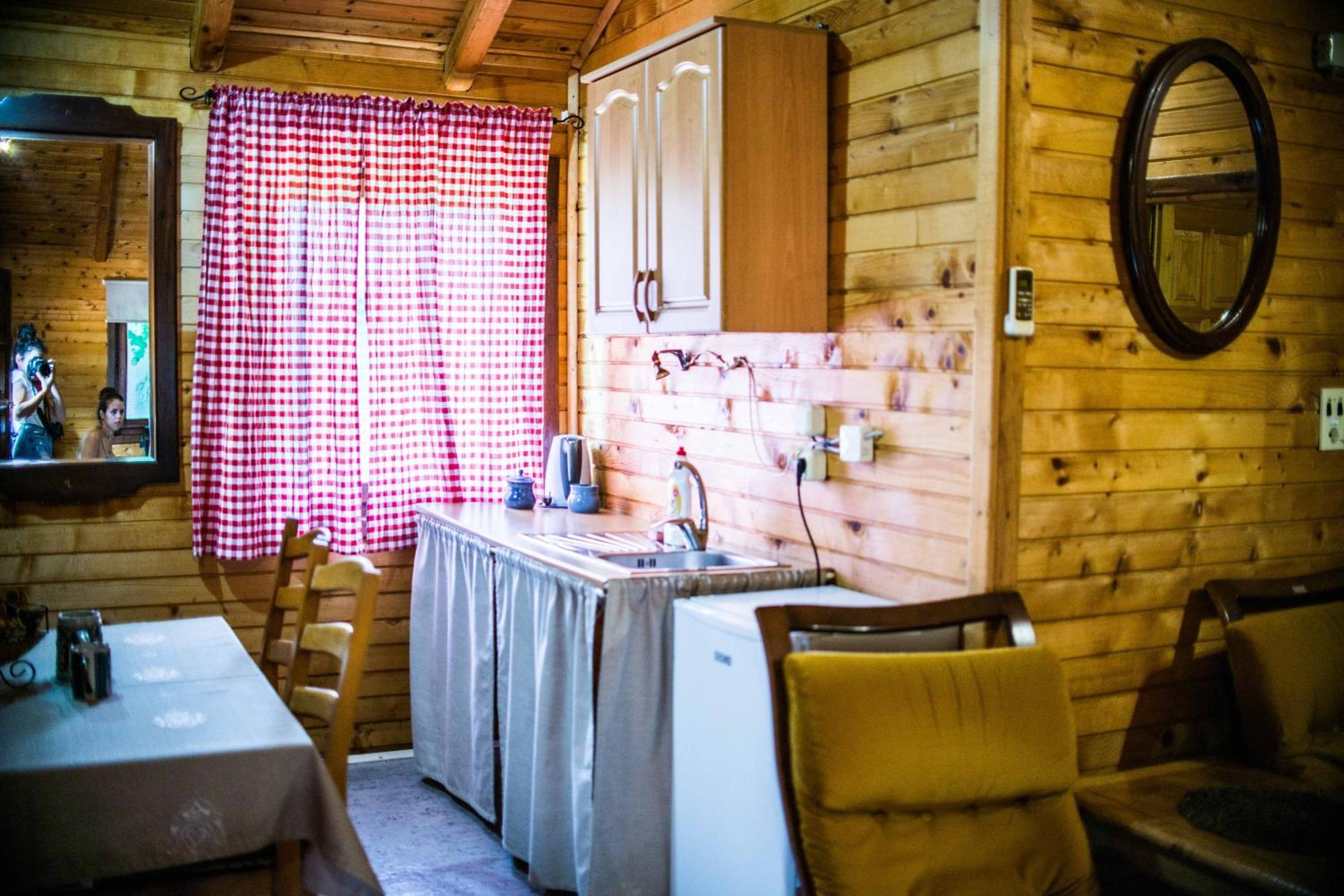 Wooden Village Resort Ponari ภายนอก รูปภาพ