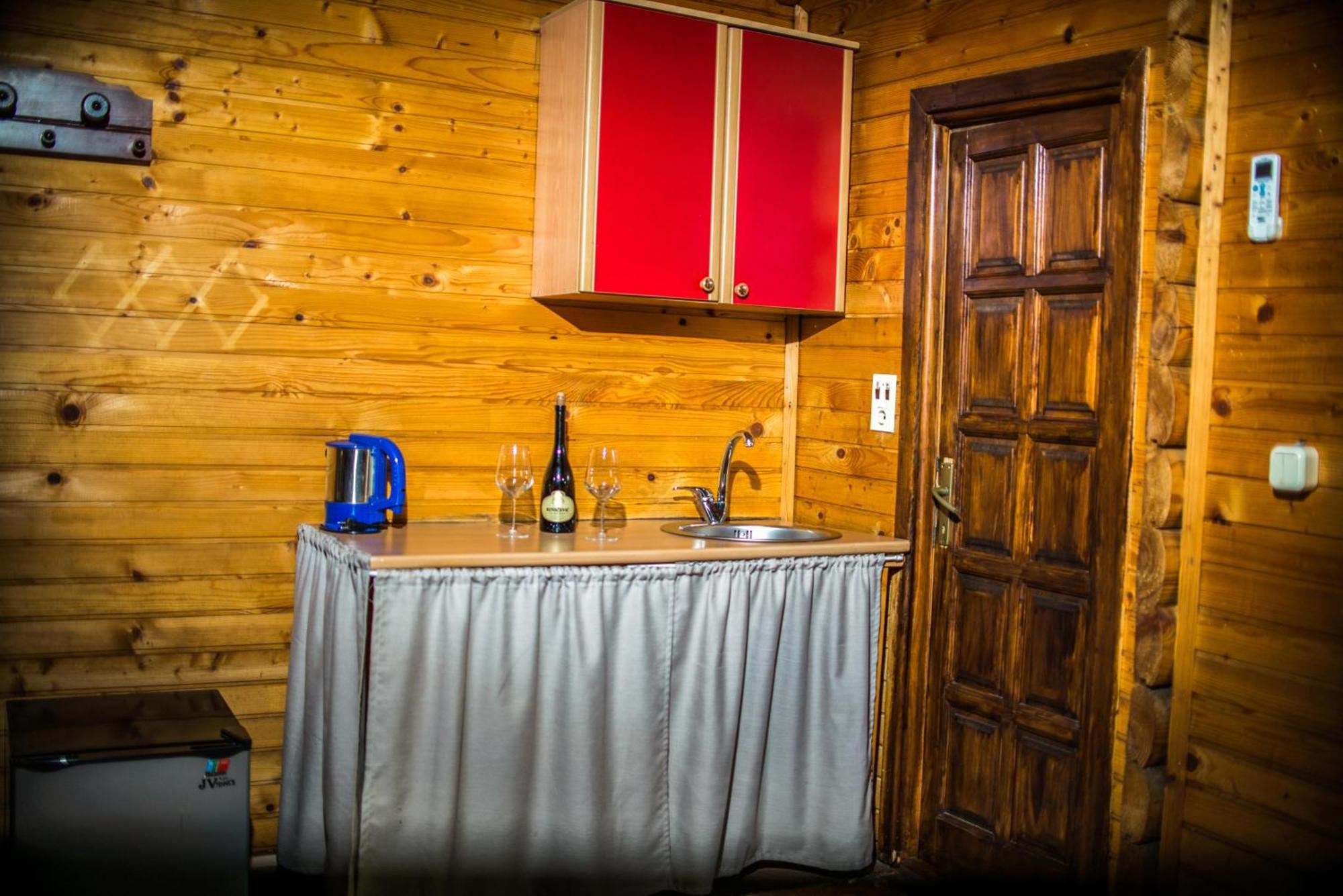 Wooden Village Resort Ponari ภายนอก รูปภาพ