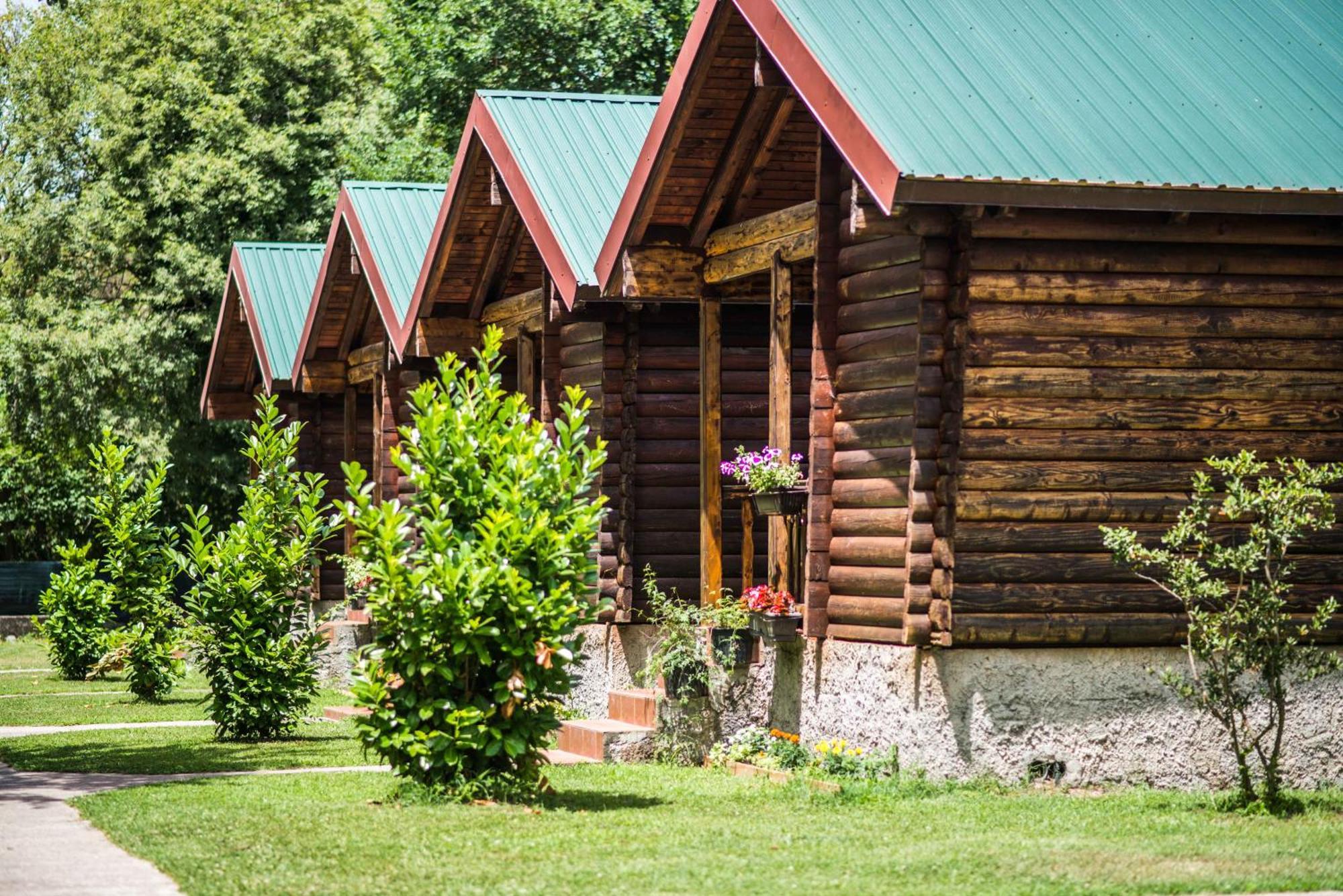 Wooden Village Resort Ponari ภายนอก รูปภาพ