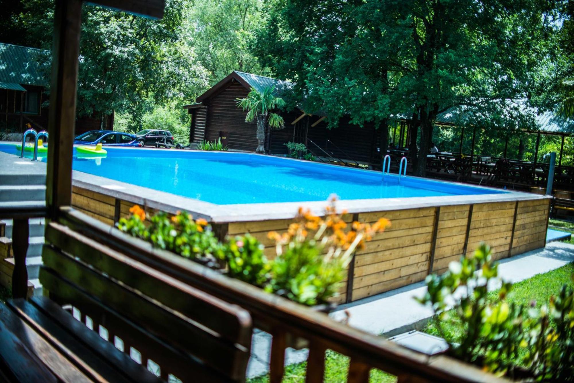Wooden Village Resort Ponari ภายนอก รูปภาพ