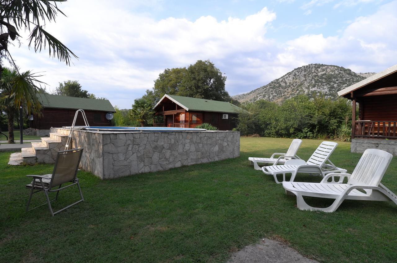 Wooden Village Resort Ponari ภายนอก รูปภาพ